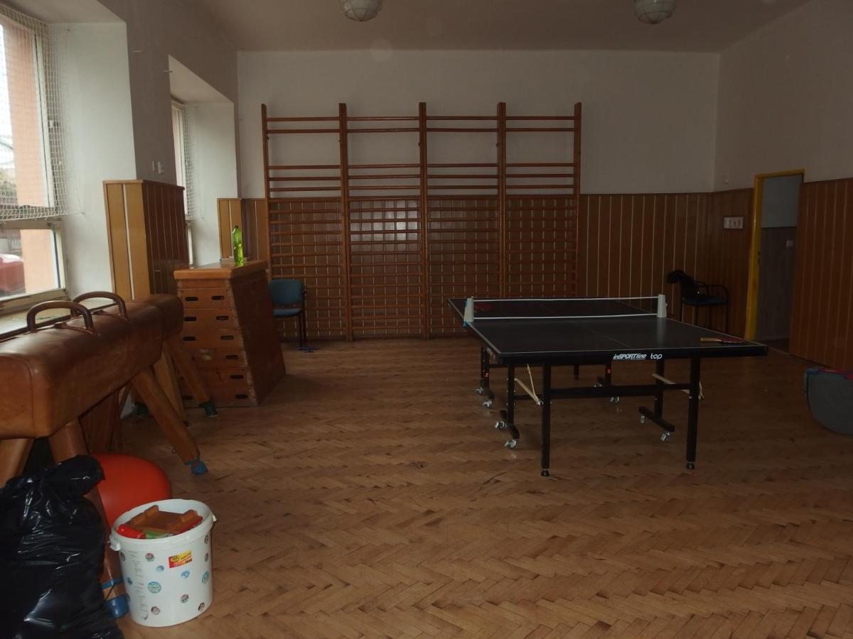 Apartmanovy Dum Obecna Skola Svetlik Eksteriør billede