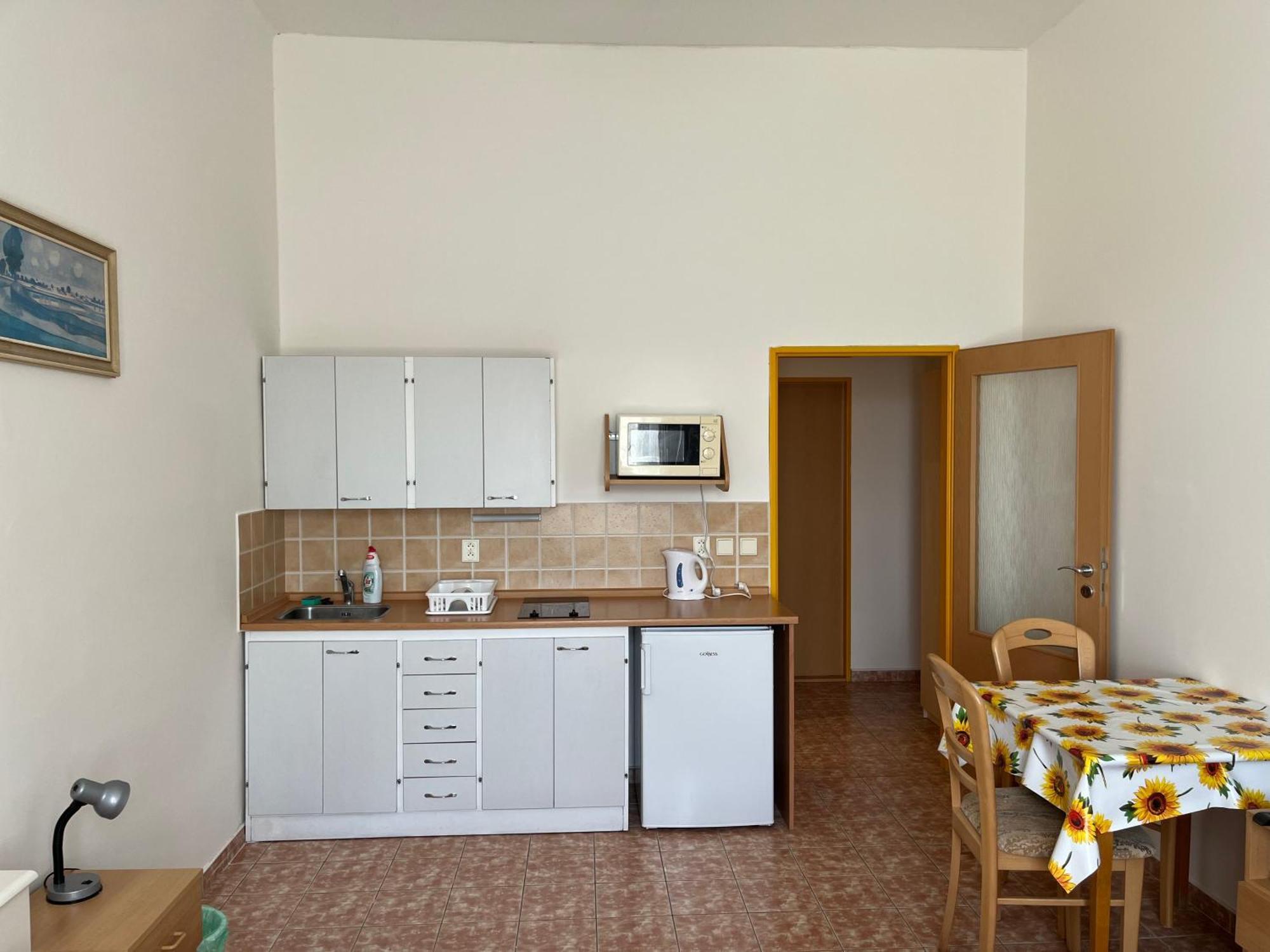 Apartmanovy Dum Obecna Skola Svetlik Eksteriør billede