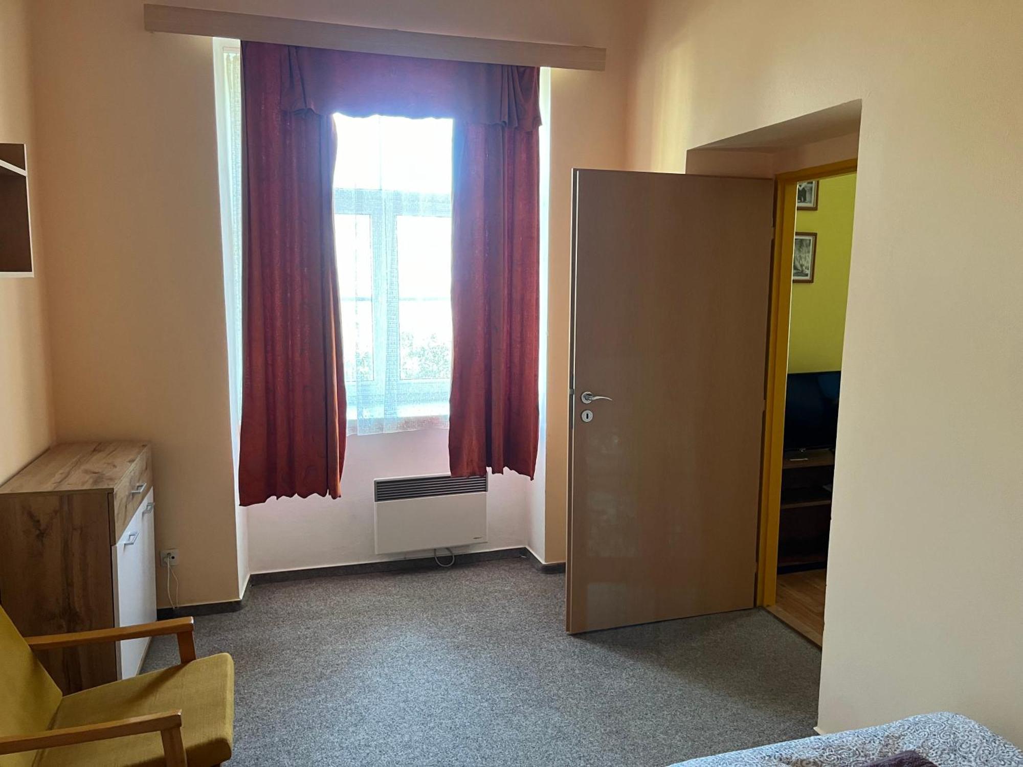 Apartmanovy Dum Obecna Skola Svetlik Eksteriør billede