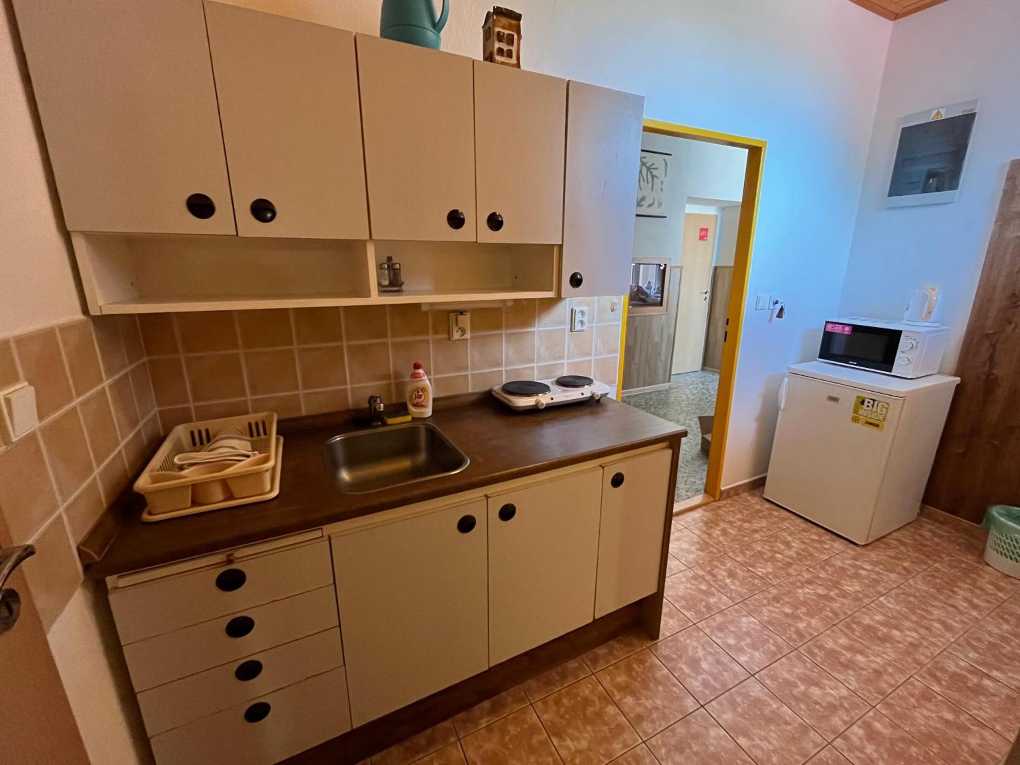 Apartmanovy Dum Obecna Skola Svetlik Eksteriør billede