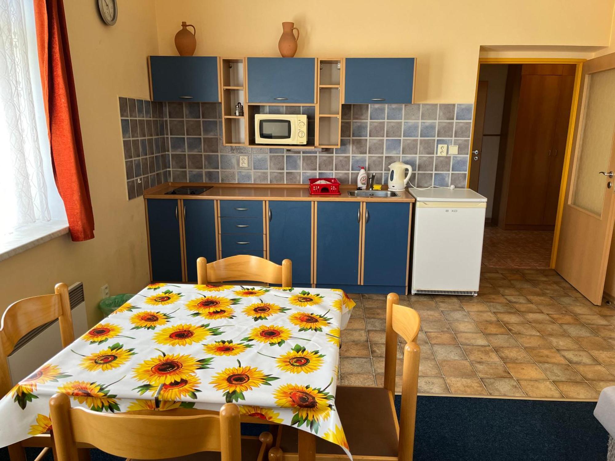 Apartmanovy Dum Obecna Skola Svetlik Eksteriør billede
